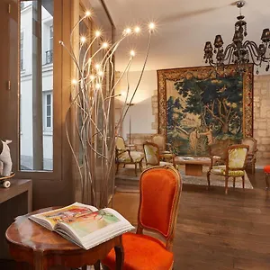 Otel De Notre-dame, Paris